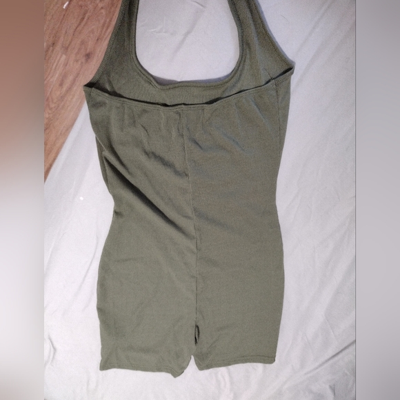 Halter Seamless Romper - Picture 3 of 3